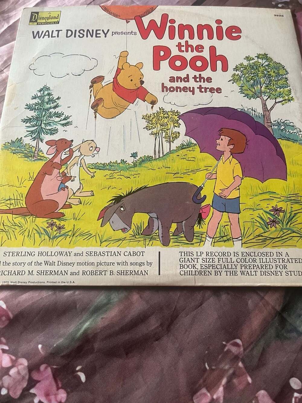 Winnie the Pooh and The Honey Tree 3928 Walt